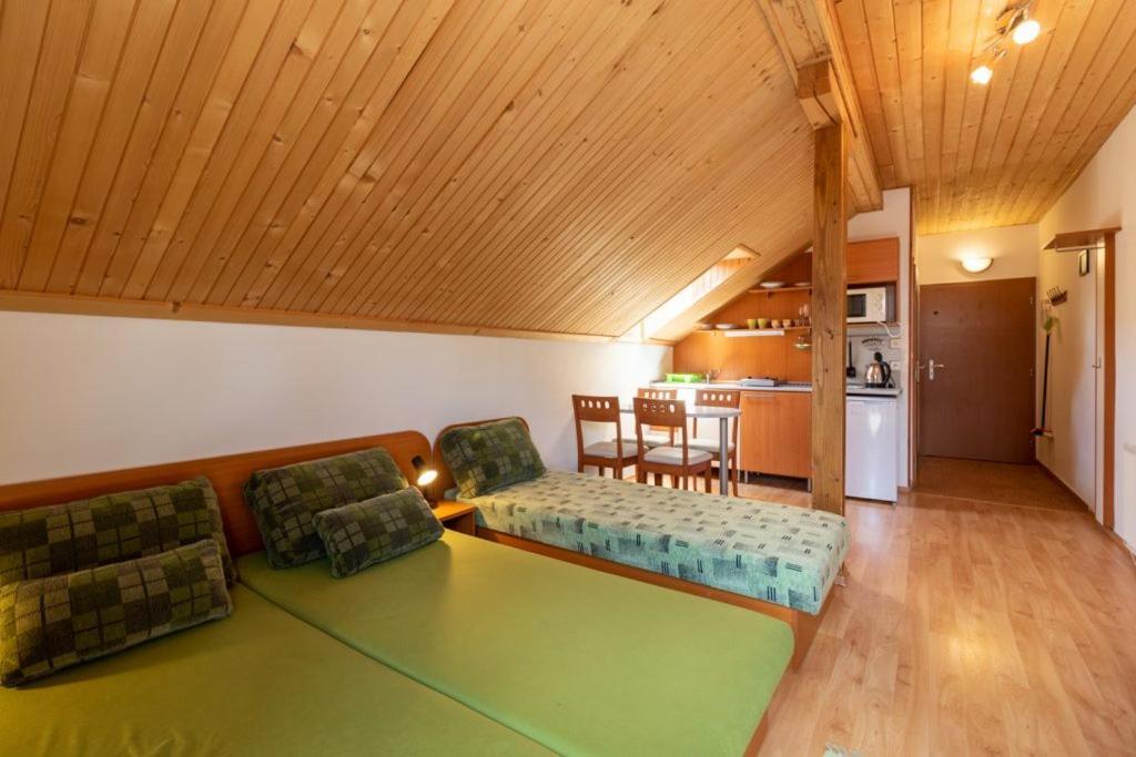Family Apartments Доновалы Экстерьер фото